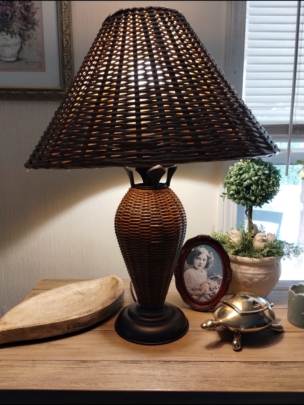 Woven Vintage Wicker Table Lamp